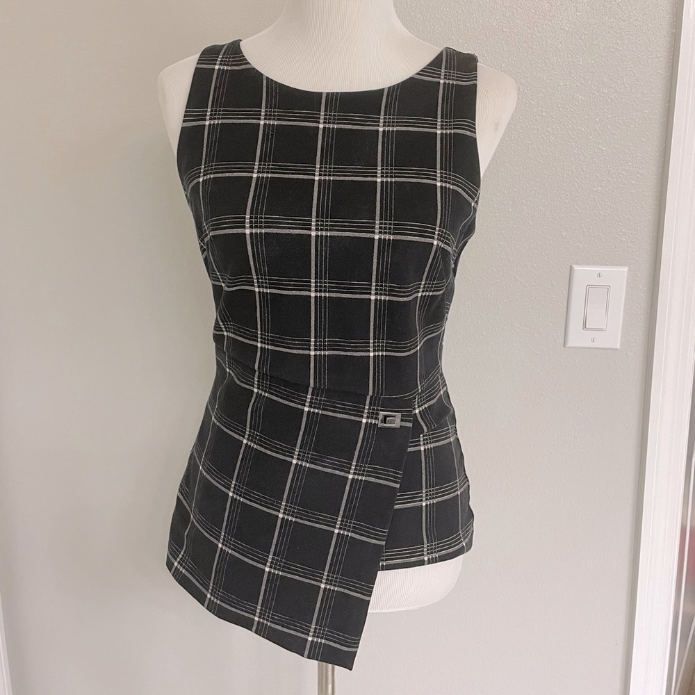 White House Black Market Top Plaid Sleeveless Black 0